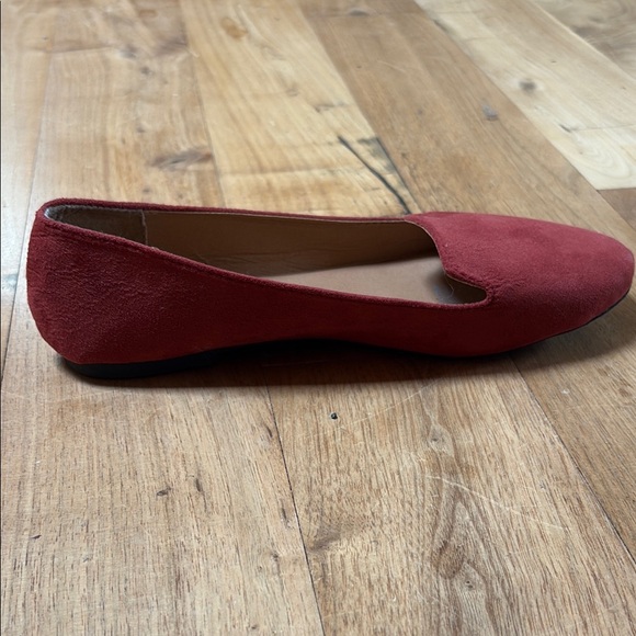 Red Ballet Flats with Rounded Toe - Picture 4 of 8